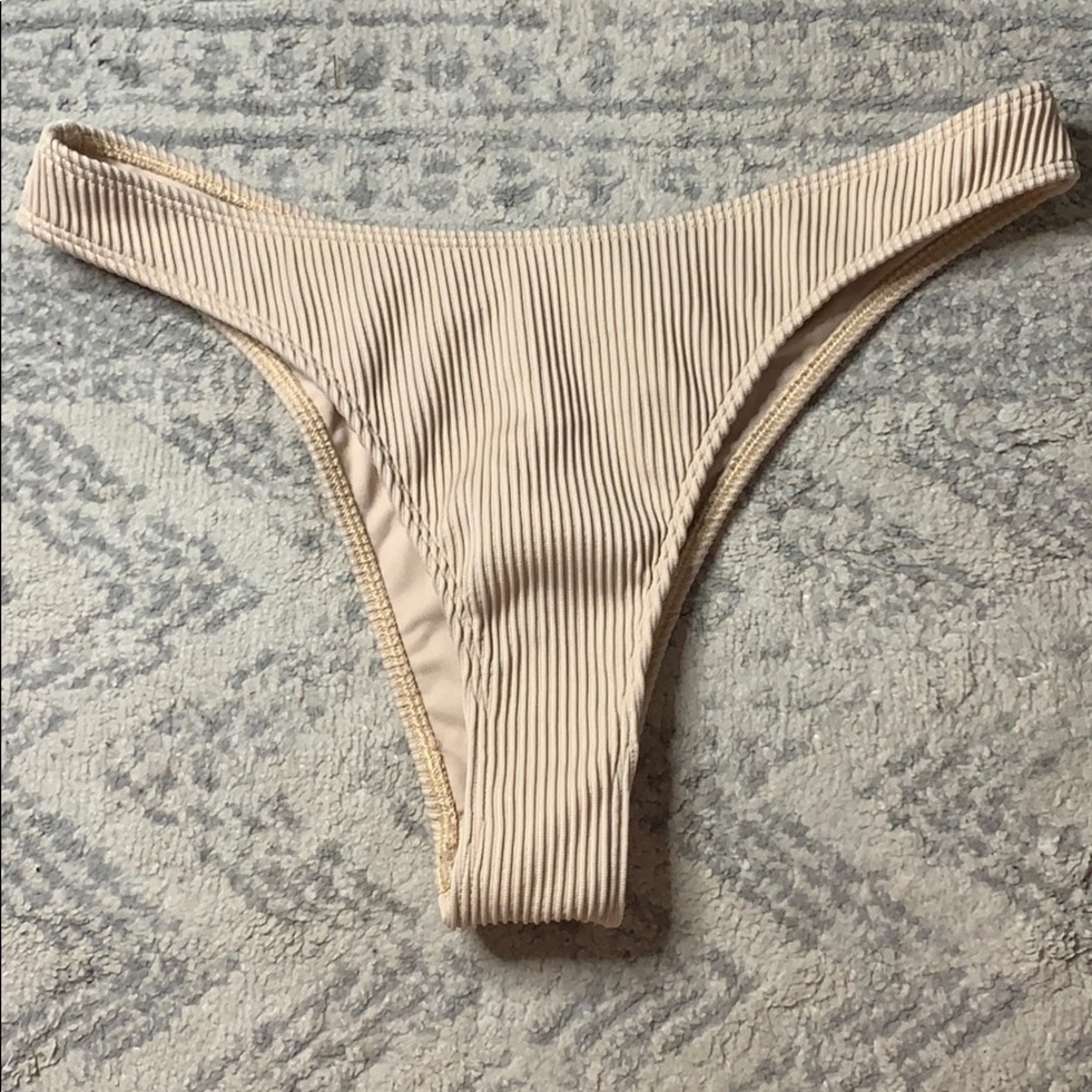 Cheeky bikini bottoms